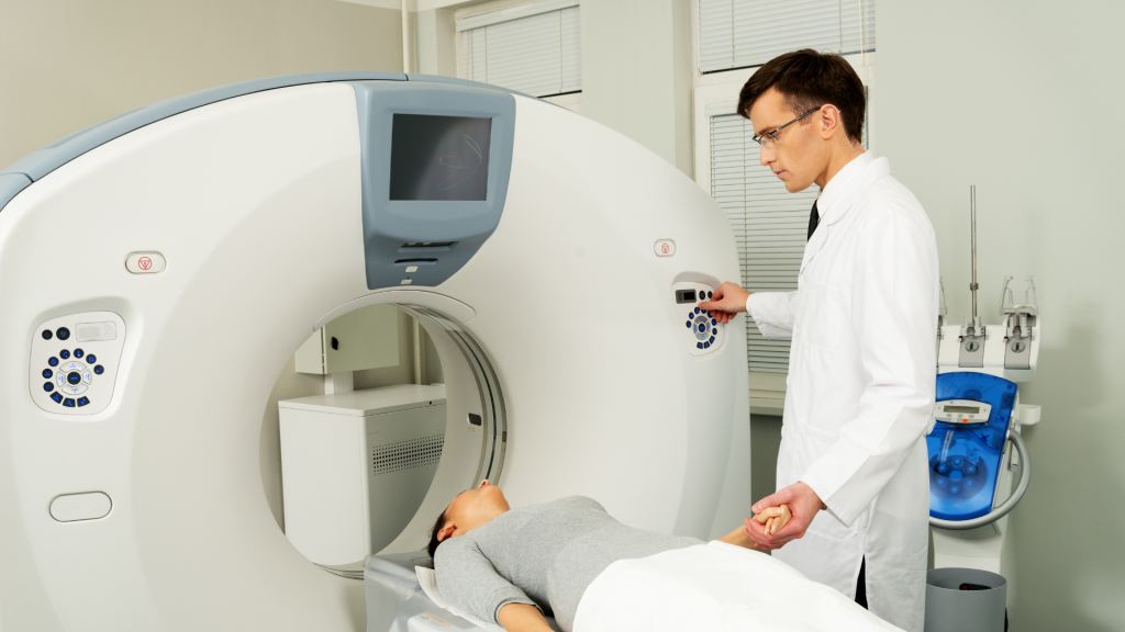 Kapan Pasien Harus Diperiksa oleh Dokter Spesialis Radiologi?