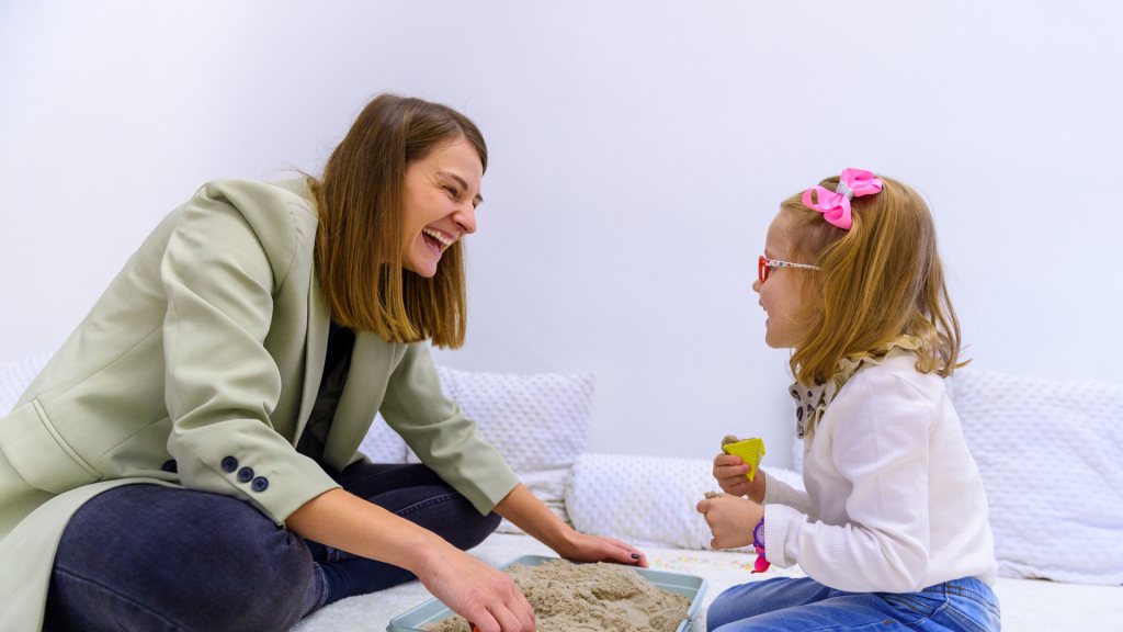 Bagaimana Cara Berinteraksi yang Baik dengan Anak Autis?