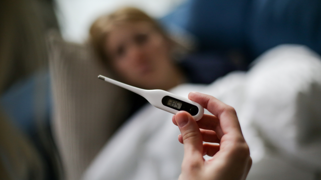 Demam Tinggi pada Anak: Penanganan Cepat dan Aman di Rumah