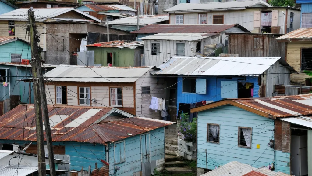 Sanitasi Buruk di Permukiman Padat: Ancaman yang Terus Mengintai