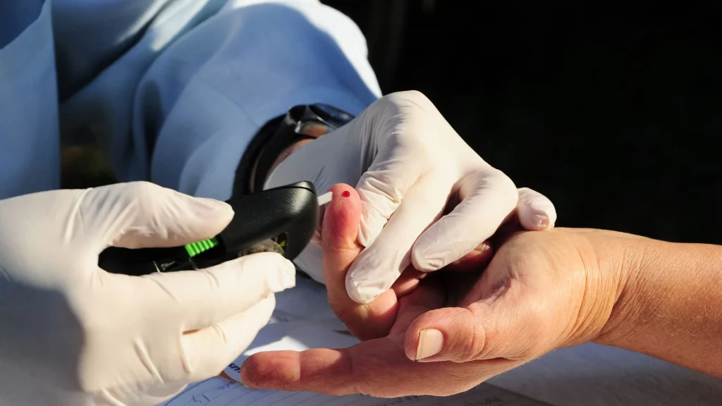 G6PD atau Glucose-6-Phosphate Dehydrogenase adalah enzim yang berperan penting dalam melindungi sel darah merah dari kerusakan oksidatif.