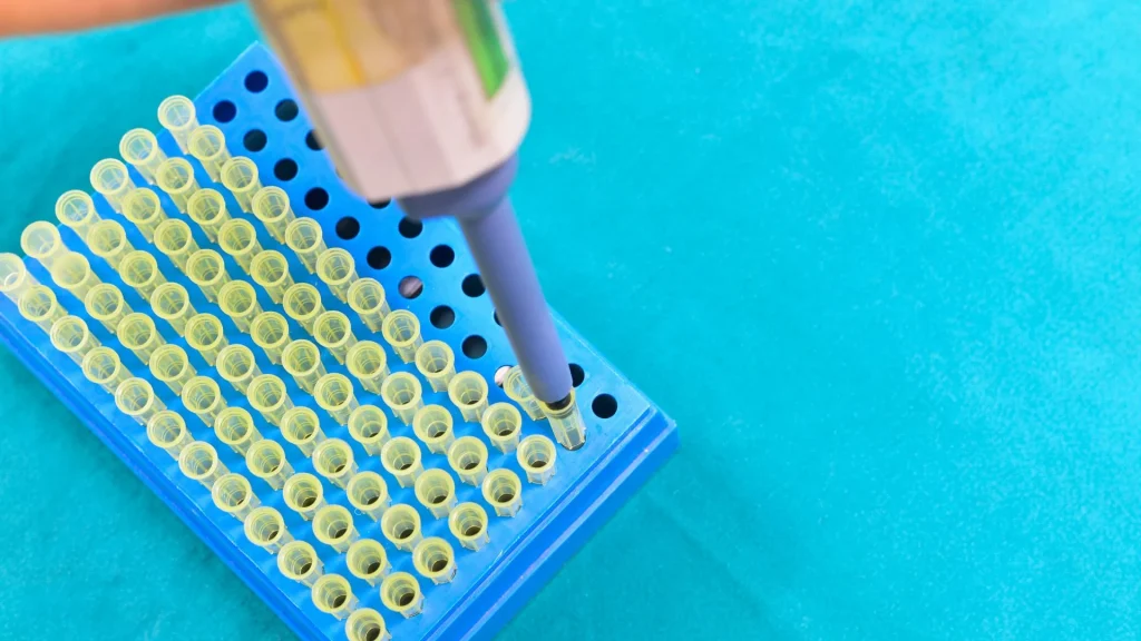 Dalam berbagai pengujian laboratorium, terutama ELISA, pencucian plate adalah tahap krusial yang menentukan akurasi hasil.