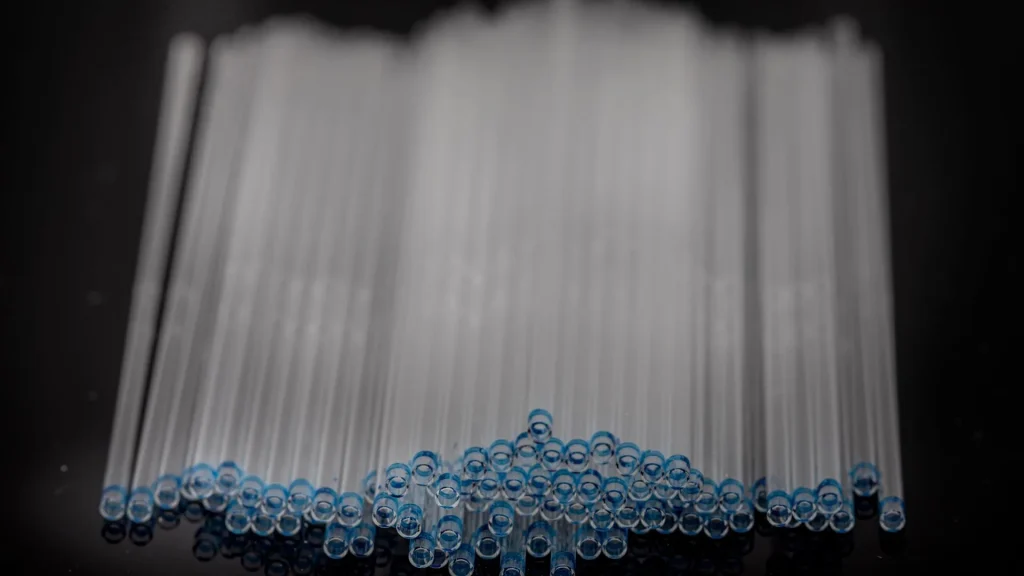 Capillary tube adalah tabung kecil berbentuk silinder yang digunakan untuk mengumpulkan darah dalam jumlah sangat sedikit, biasanya dari pembuluh kapiler.