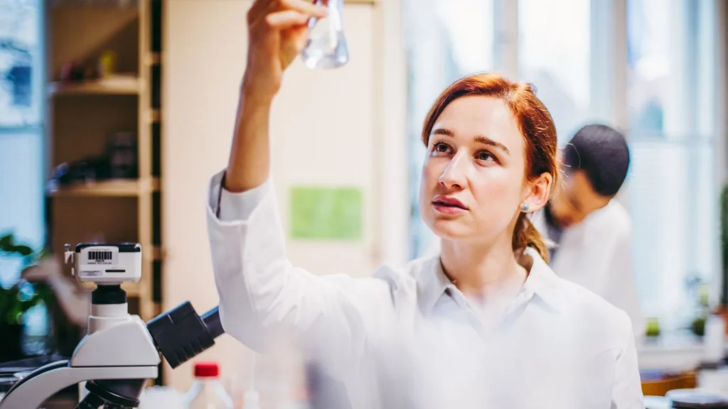 Hematology reagent merupakan bahan kimia yang digunakan dalam alat hematologi otomatis untuk menganalisis sampel darah.