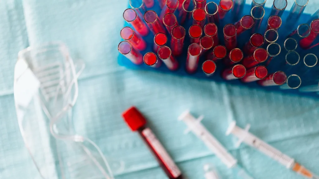 Hematology reagent merupakan zat kimia yang digunakan dalam alat analisa hematologi untuk mendeteksi, menghitung, dan mengidentifikasi berbagai jenis sel darah.