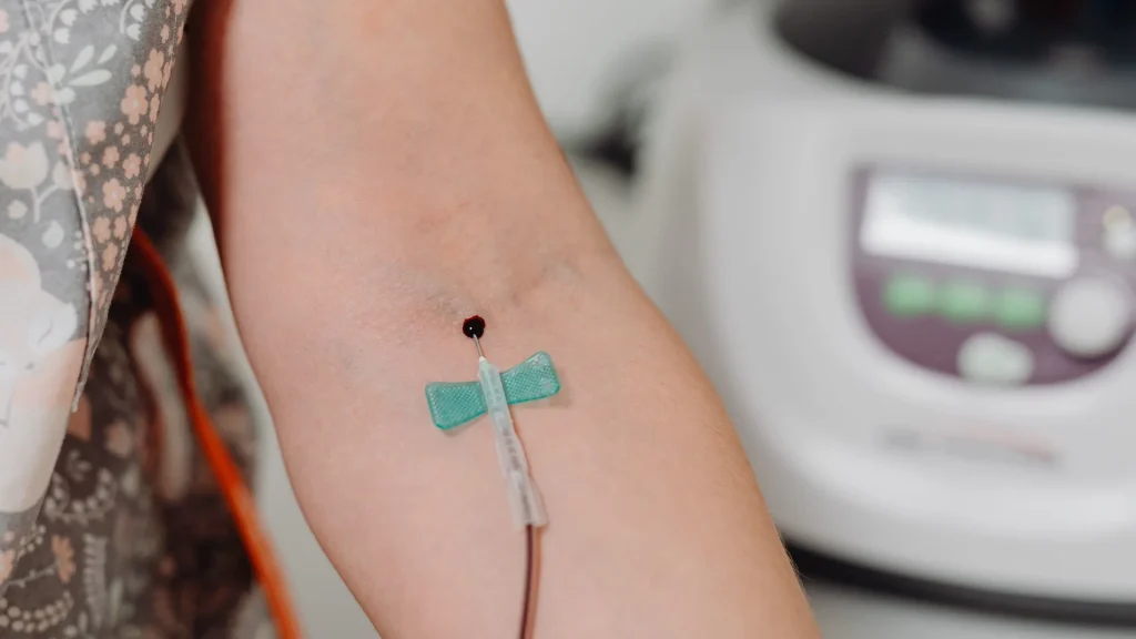 Venipuncture merupakan prosedur dasar yang dilakukan hampir setiap hari di fasilitas pelayanan kesehatan.