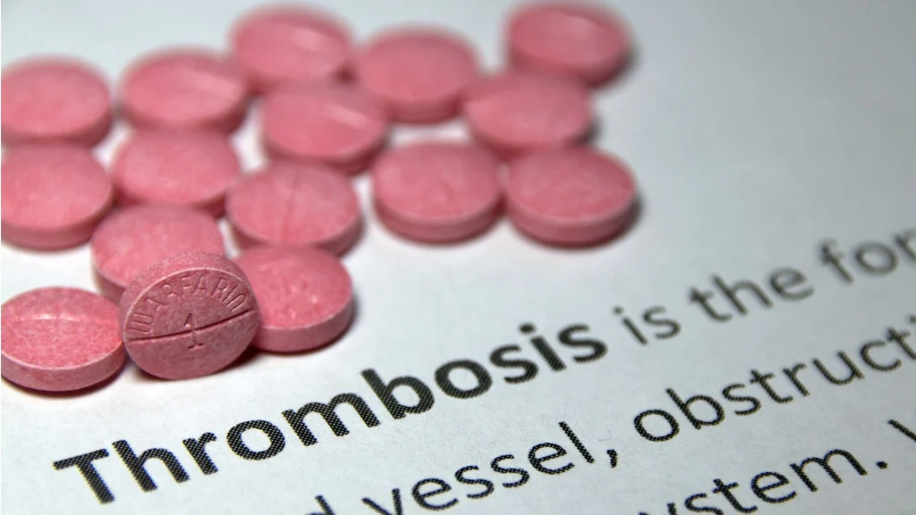 Tes agregasi trombosit digunakan untuk menilai fungsi trombosit dalam membentuk sumbatan darah, yang berperan penting dalam proses hemostasis.