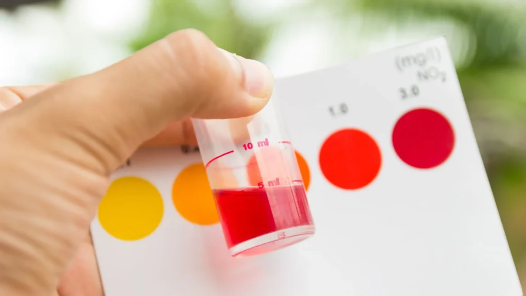 Nitrite Test Strip merupakan salah satu alat sederhana yang sering digunakan dalam pemeriksaan urin.