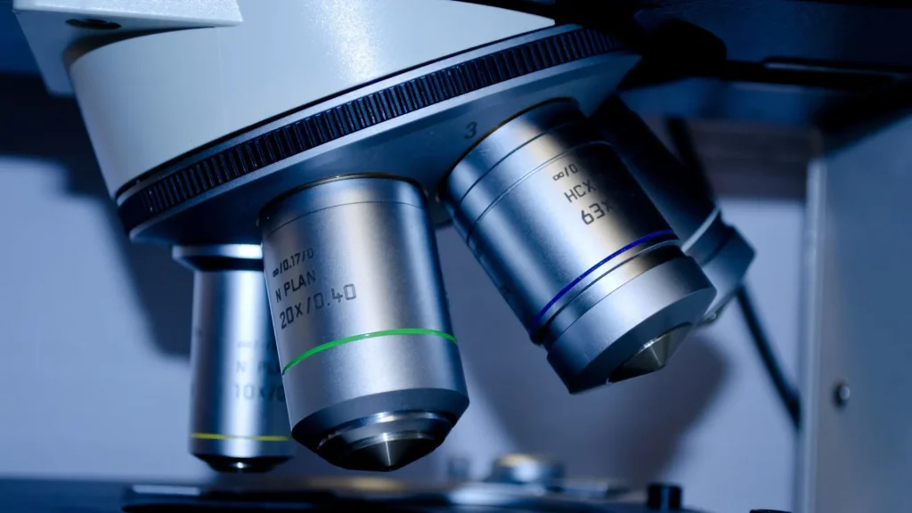 Urine Microscopy Set merupakan alat penting untuk pemeriksaan sedimen urin, baik di laboratorium klinik maupun pendidikan.