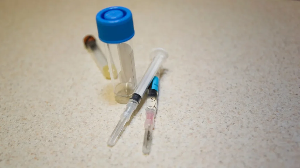 Saliva alcohol test strip atau tes alkohol air liur dengan strip merupakan alat deteksi sederhana yang digunakan untuk mengetahui keberadaan alkohol dalam tubuh.