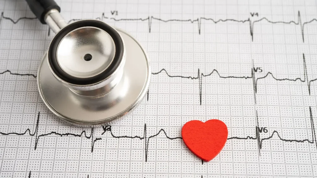 Perkembangan teknologi medis telah menghadirkan pemantauan jantung real-time yang memungkinkan dokter maupun pasien mengawasi kondisi jantung secara langsung.
