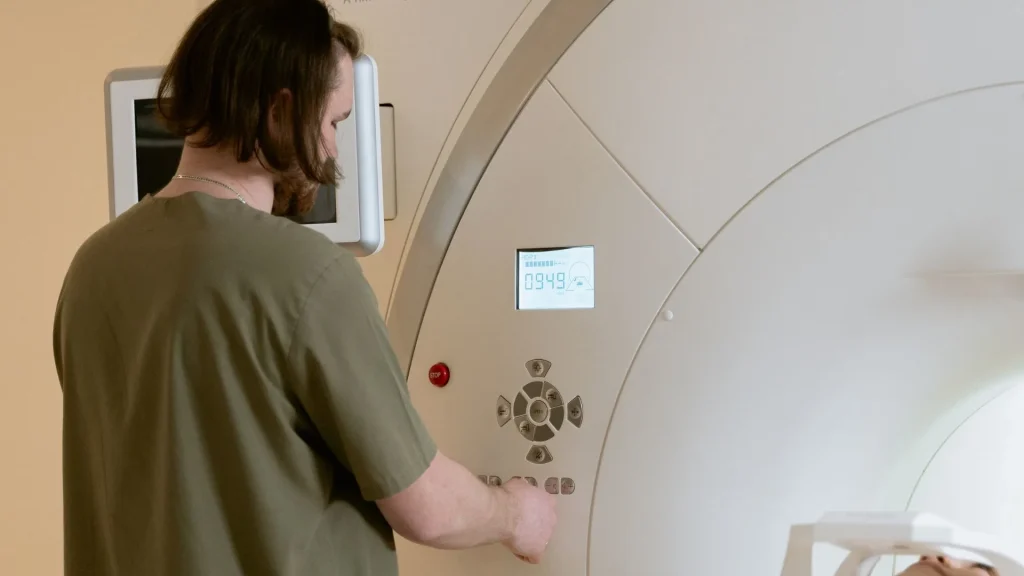 Digital Radiography (DR) kini menjadi standar baru dalam radiologi modern.