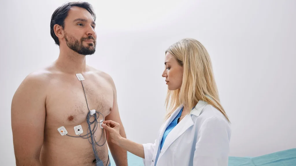 Telemedisin semakin berkembang sebagai solusi untuk layanan kesehatan jarak jauh.