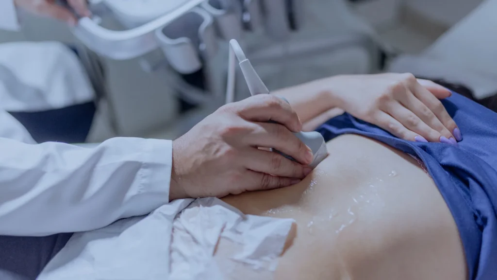 USG 4D dengan desain portable membawa revolusi dalam dunia medis, terutama pada situasi gawat darurat.