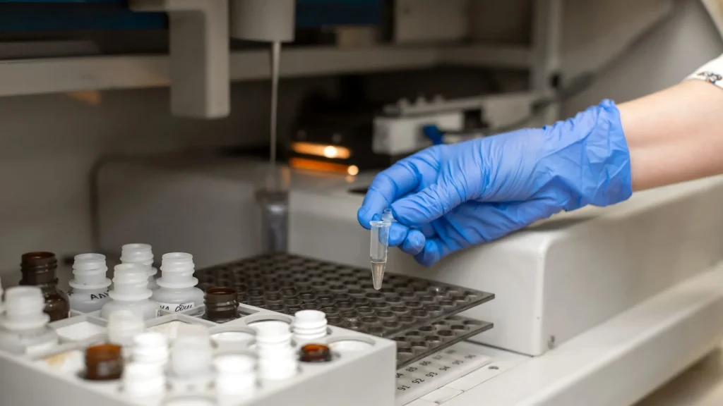 Otomatisasi telah membawa revolusi besar dalam dunia laboratorium dengan meningkatkan produktivitas tanpa harus menambah beban biaya.