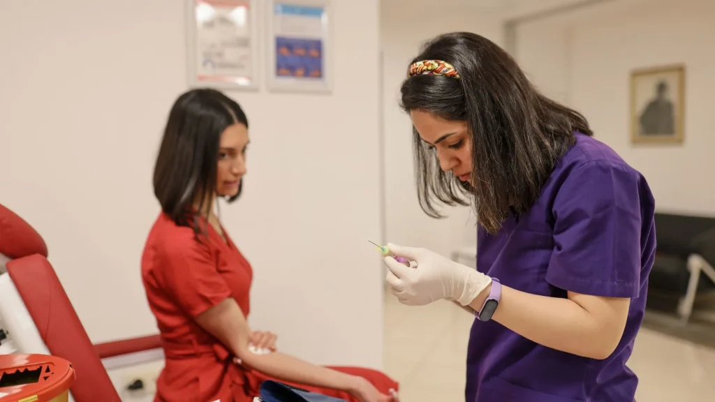 Sterilisasi mesin dialisis merupakan langkah krusial untuk memastikan keamanan pasien dari risiko infeksi.