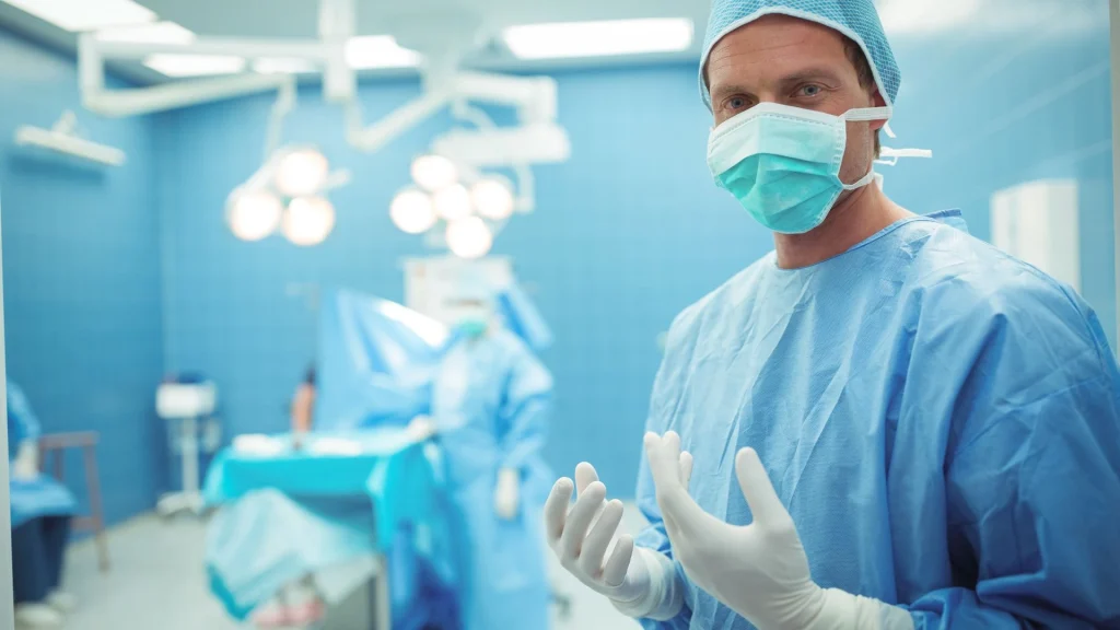 Robot bedah generasi keempat menawarkan kemampuan yang jauh melampaui teknologi sebelumnya dengan peningkatan pada kecerdasan, presisi, dan integrasi sistem.