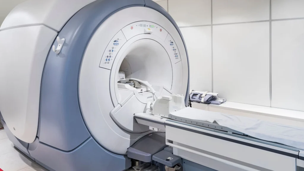 Integrasi kecerdasan buatan pada MRI 3 Tesla membuka peluang besar untuk meningkatkan akurasi diagnostik dan efisiensi pemeriksaan.