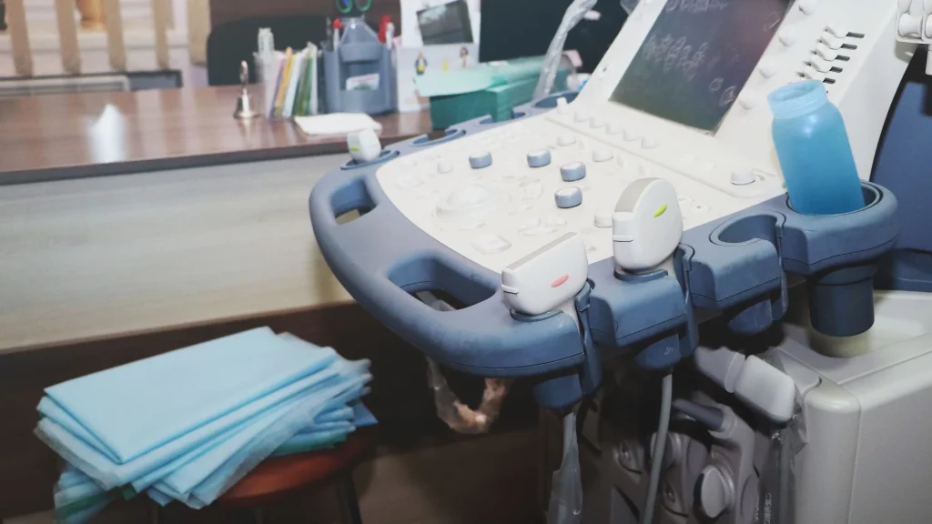 Auto measurement berbasis AI memungkinkan pengukuran struktur anatomi pasien secara otomatis, mengurangi ketergantungan pada operator.