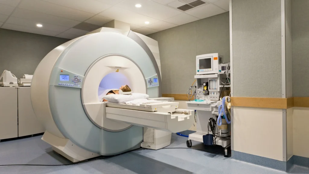 PET-CT menggabungkan pencitraan metabolik dari PET dengan detail anatomi CT yang beresolusi tinggi.