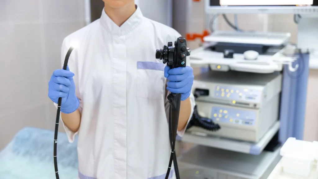 Endoskopi modern telah mengalami evolusi signifikan melalui peningkatan resolusi, sensitivitas cahaya, dan fitur visualisasi lanjutan seperti 4K, NBI, dan enhanced imaging.