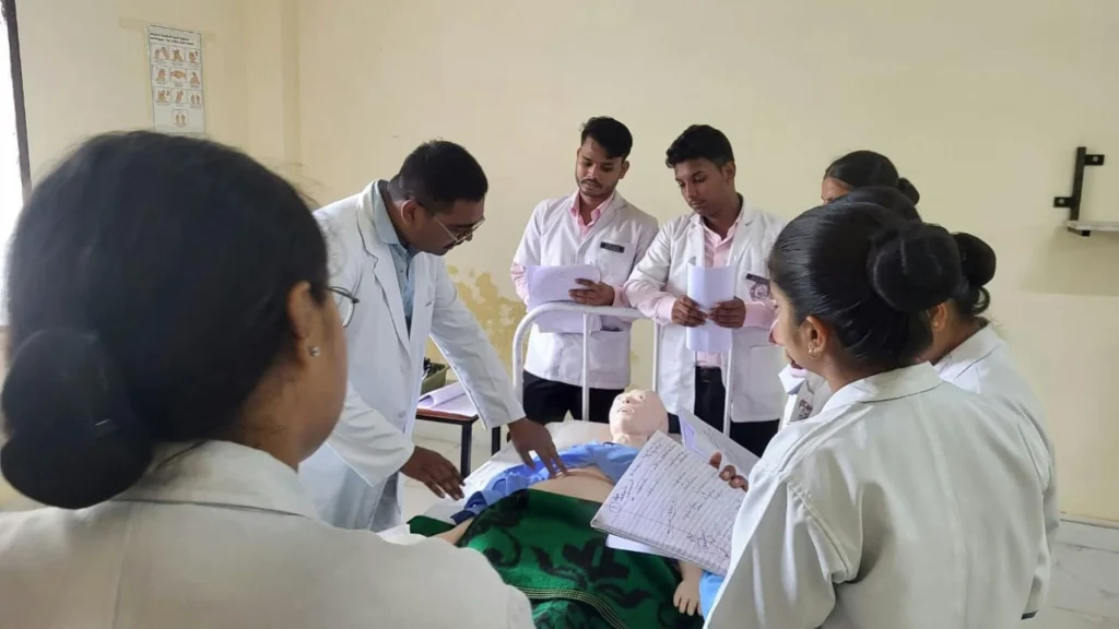 Sistem central monitoring berbasis cloud menghadirkan lompatan besar dalam pengelolaan pasien di ICU dan step-down unit.