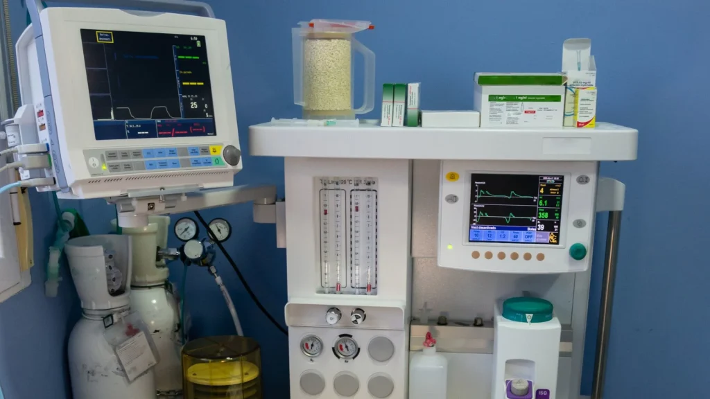 Anesthesia workstation modern dirancang untuk meningkatkan stabilitas kontrol gas selama prosedur pembedahan.