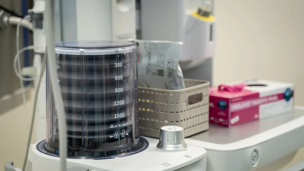 Workstation anestesi terus berkembang dengan integrasi kecerdasan buatan yang meningkatkan akurasi dan efisiensi klinis.