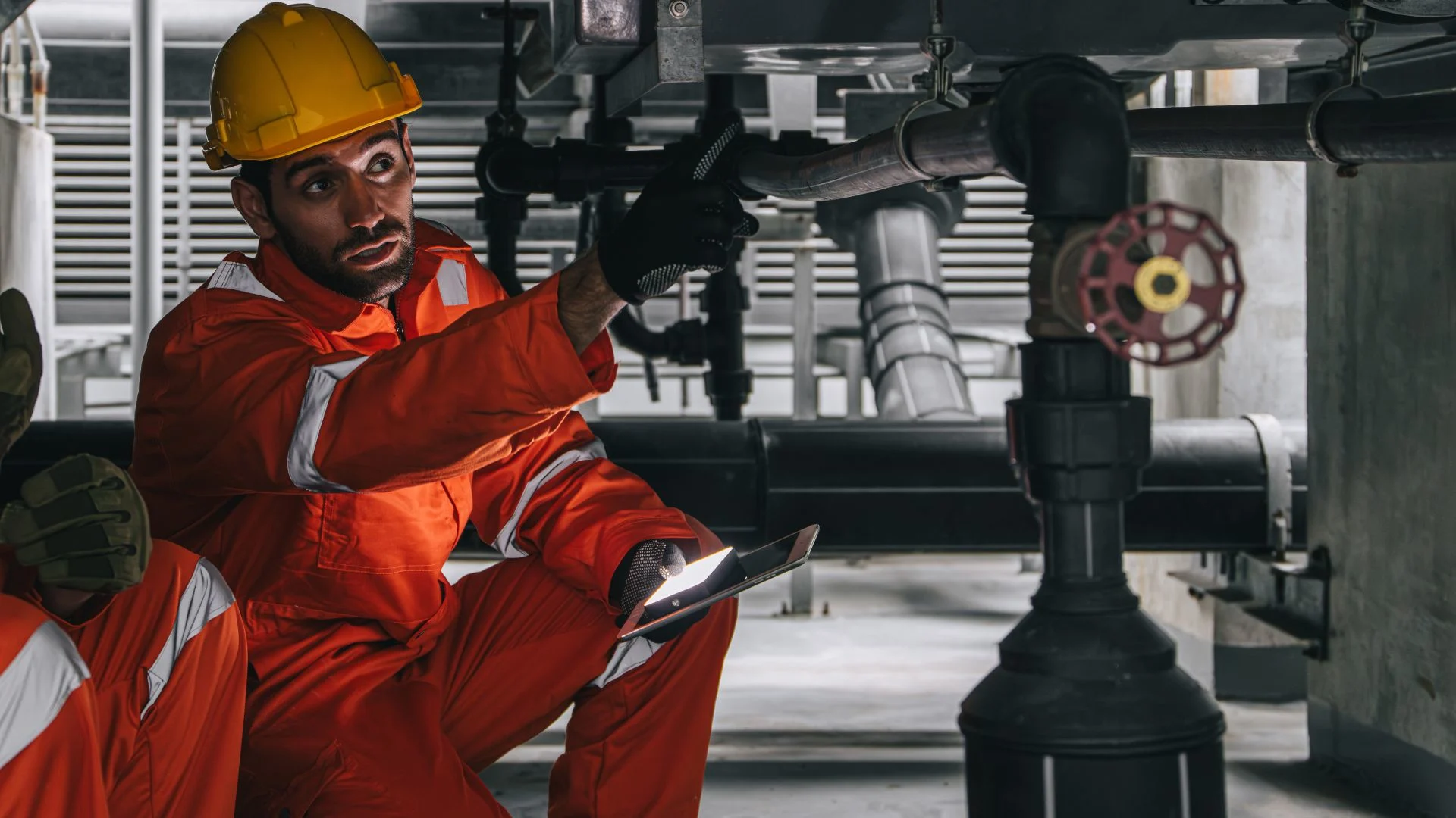 Workflow klinis di rumah sakit melibatkan banyak unit dengan alur kerja yang saling bergantung.