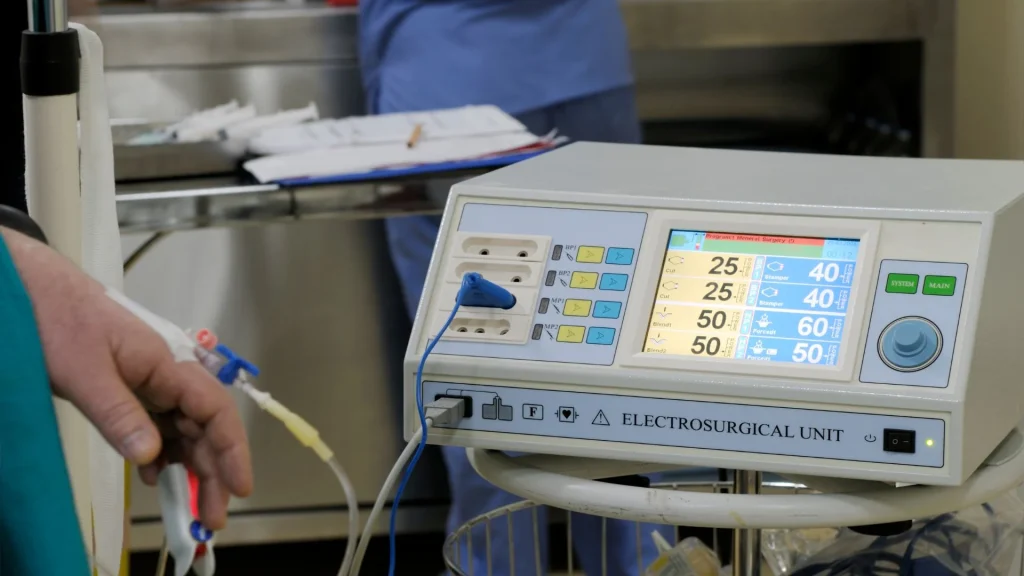 Electrosurgical unit modern kini dilengkapi fitur auto tissue control yang dirancang untuk mengoptimalkan keselamatan selama prosedur pembedahan.