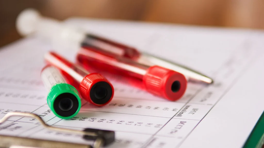 Hematology analyzer 5/6 diff menjadi instrumen penting dalam pemeriksaan darah modern karena mampu memberikan informasi lebih detail mengenai komponen seluler