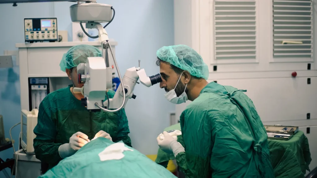 Teknologi laser telah menjadi komponen penting dalam berbagai cabang medis karena kemampuannya memberikan terapi yang presisi dan minim invasif.