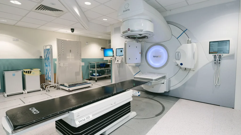 Image Guided Radiotherapy atau IGRT merupakan pendekatan radioterapi yang memanfaatkan pencitraan sebelum dan selama penyinaran.
