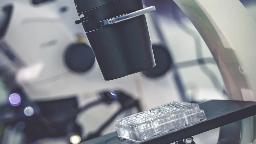 Digital morphology memberikan kontribusi signifikan dalam mendeteksi leukemia melalui analisis citra sediaan darah tepi secara otomatis.