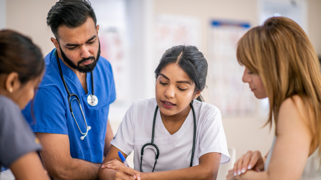 Kolaborasi Dokter Kedokteran Olahraga dengan Pelatih: Kunci Keberhasilan Atlet