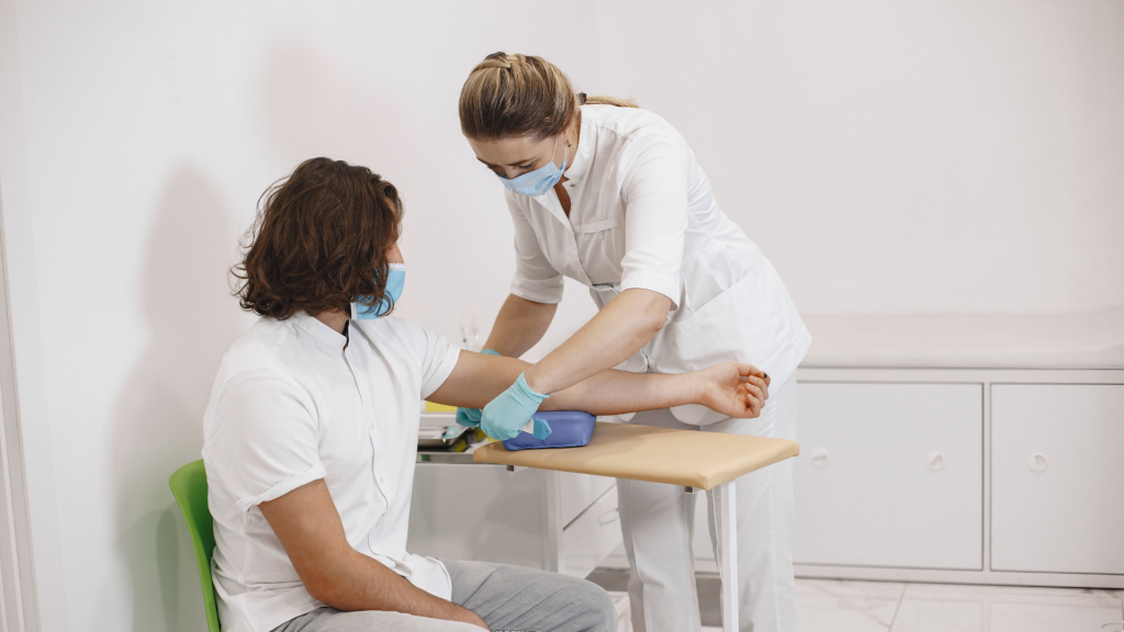 Cek Kesehatan Rutin untuk Wanita dan Pria: Mana yang Harus Diutamakan?