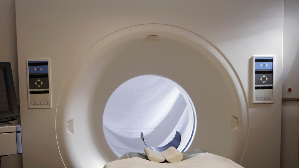 Teknologi Hybrid dalam Satu Scan: Efisiensi dan Akurasi Diagnosa dengan PET-CT