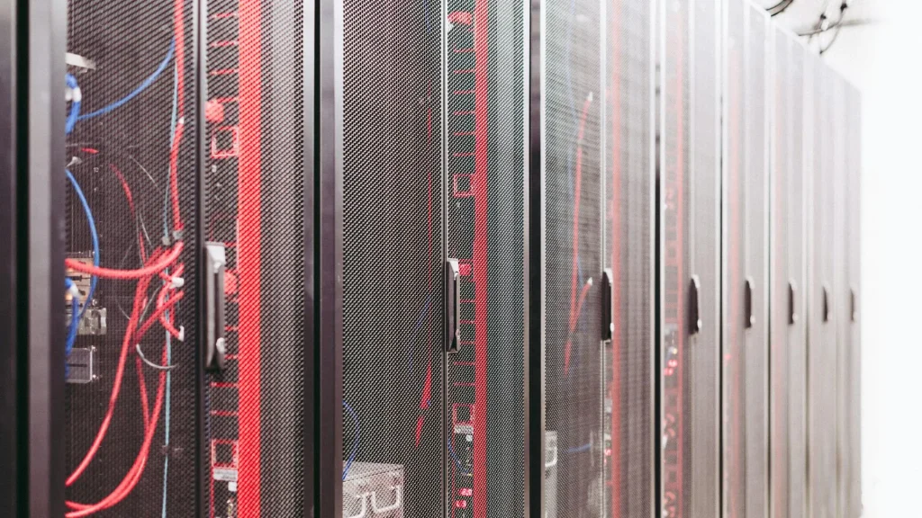 Cloud-based ECG adalah teknologi modern yang memungkinkan penyimpanan dan akses data rekam jantung pasien secara online.