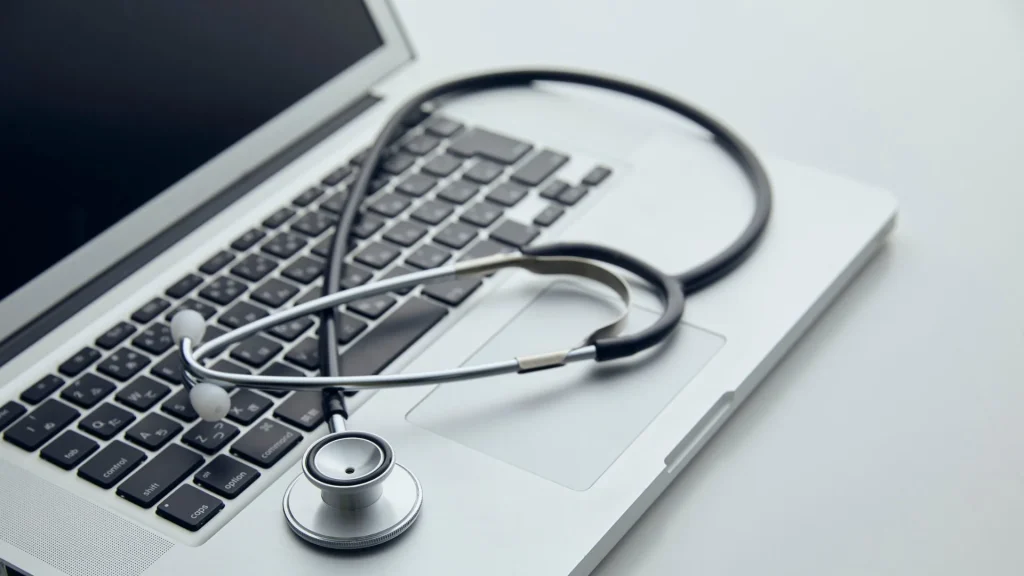 Picture Archiving and Communication System (PACS) kini semakin banyak menggunakan teknologi cloud untuk menyimpan dan mengelola citra radiologi.